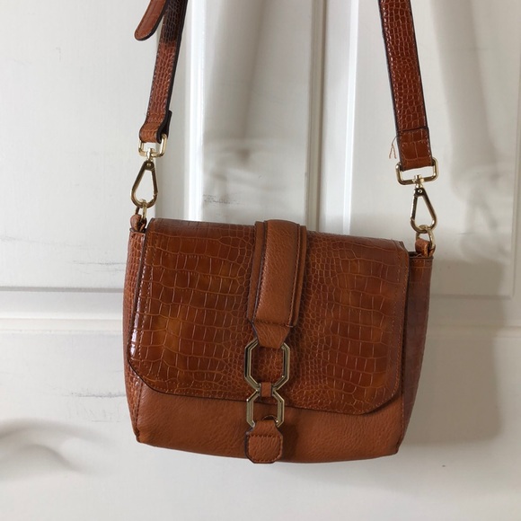 Topshop Handbags - Topshop crossbody bag